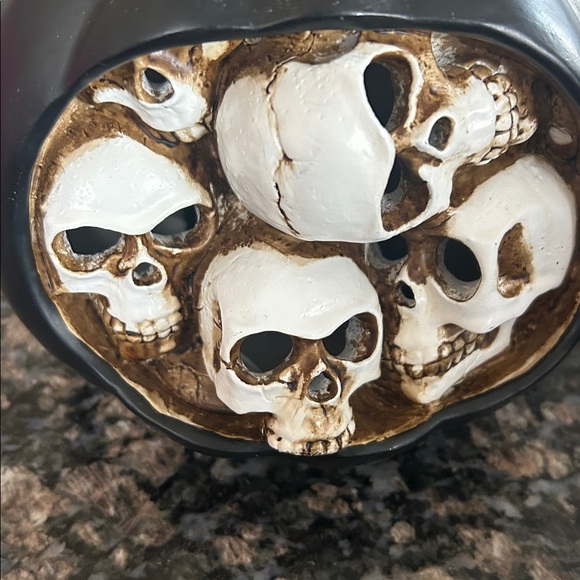 ASHLAND LIGHT UP SKULL PUMPKIN TABLETOP DECOR NWT - Picture 3 of 4